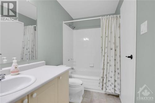 Crisp and clean shower. - 119 Royalton Private, Ottawa, ON - Indoor Photo Showing Bathroom