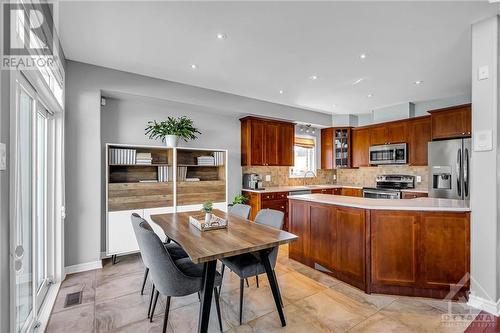 119 Woliston Crescent, Ottawa, ON - Indoor Photo Showing Kitchen