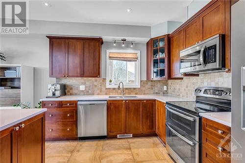 119 Woliston Crescent, Ottawa, ON - Indoor Photo Showing Kitchen With Double Sink