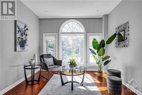 119 Woliston Crescent, Ottawa, ON - Indoor Photo Showing Living Room