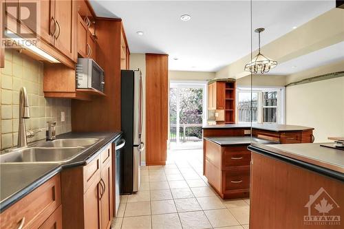 159 Mackay Street, Ottawa, ON - Indoor Photo Showing Kitchen With Double Sink
