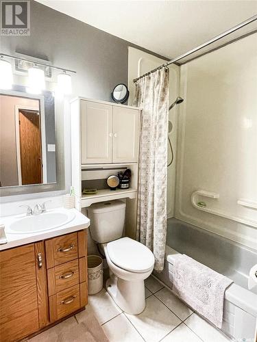 506 2Nd Street W, Meadow Lake, SK - Indoor Photo Showing Bathroom