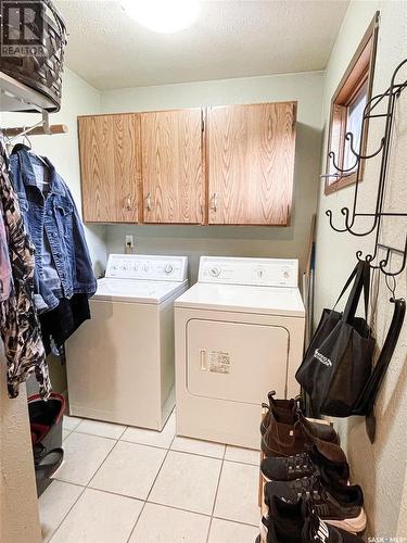 506 2Nd Street W, Meadow Lake, SK - Indoor Photo Showing Laundry Room