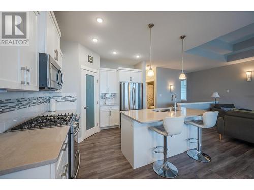 1046 Holden Road, Penticton, BC - Indoor Photo Showing Kitchen With Upgraded Kitchen