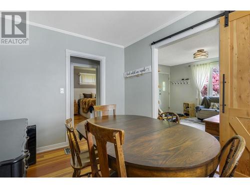 1047 Stockwell Avenue, Kelowna, BC - Indoor Photo Showing Dining Room