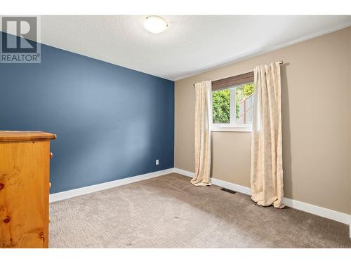 8000 Kalview Drive, Coldstream, BC - Indoor Photo Showing Other Room