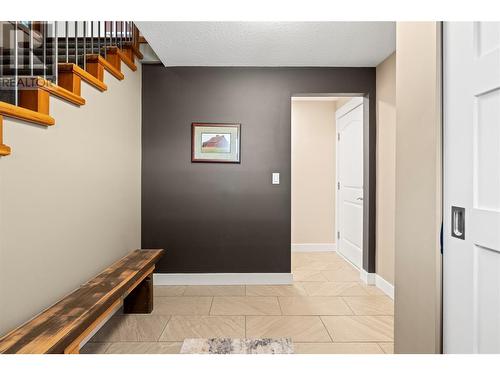 8000 Kalview Drive, Coldstream, BC - Indoor Photo Showing Other Room