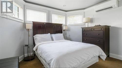 1165 Ouellette Avenue, Windsor, ON - Indoor Photo Showing Bedroom
