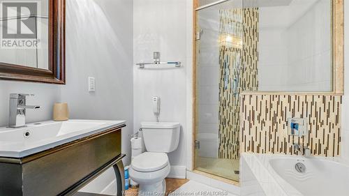 1165 Ouellette Avenue, Windsor, ON - Indoor Photo Showing Bathroom