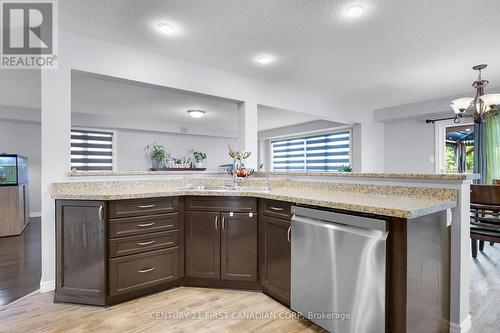 974 Grenfell Drive, London, ON - Indoor Photo Showing Kitchen