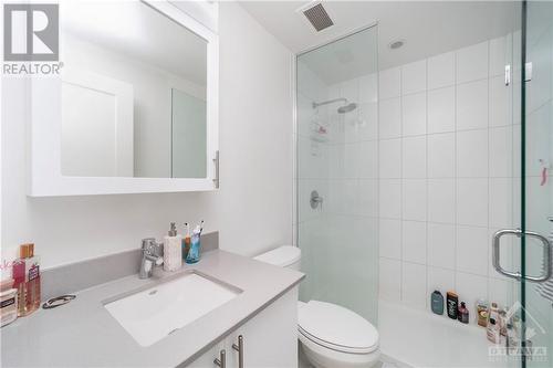 805 Carling Avenue Unit#3101, Ottawa, ON - Indoor Photo Showing Bathroom