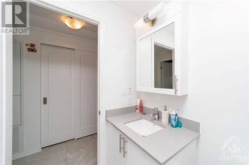 805 Carling Avenue Unit#3101, Ottawa, ON - Indoor Photo Showing Bathroom