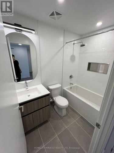 1606 - 7950 Bathurst Street, Vaughan, ON - Indoor Photo Showing Bathroom
