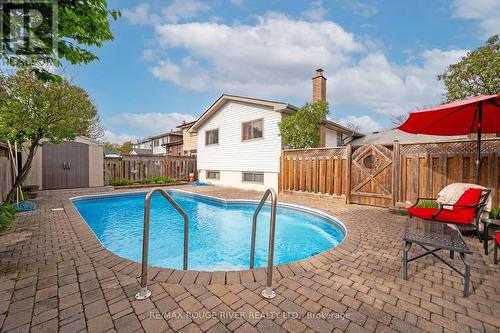 16 Shannon Court, Whitby, ON - Outdoor With In Ground Pool
