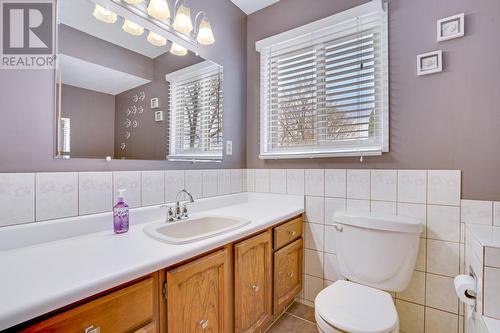 2460 Collingwood Road, West Kelowna, BC - Indoor Photo Showing Bathroom