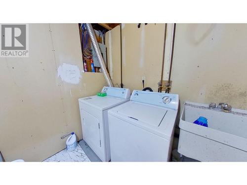 9807 97 Street, Fort St. John, BC - Indoor Photo Showing Laundry Room