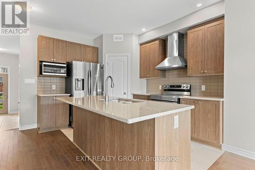 1339 Demers Avenue, Kingston, ON - Indoor Photo Showing Kitchen With Upgraded Kitchen