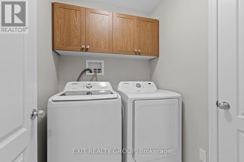 1339 Demers Avenue, Kingston, ON - Indoor Photo Showing Laundry Room