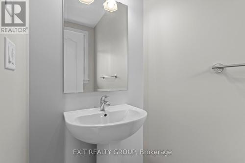 1339 Demers Avenue, Kingston, ON - Indoor Photo Showing Bathroom