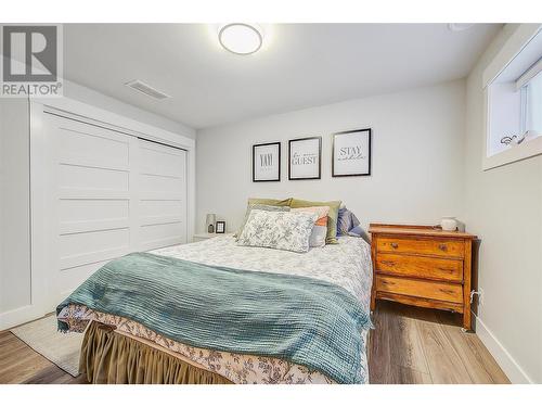 4354 Kensington Drive, Kelowna, BC - Indoor Photo Showing Bedroom