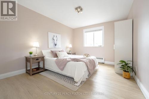 212 - 800 Kennedy Road, Toronto, ON - Indoor Photo Showing Bedroom