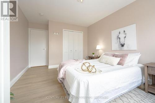 212 - 800 Kennedy Road, Toronto, ON - Indoor Photo Showing Bedroom