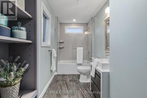 75 Hennessy Street, Prince Edward County, ON - Indoor Photo Showing Bathroom