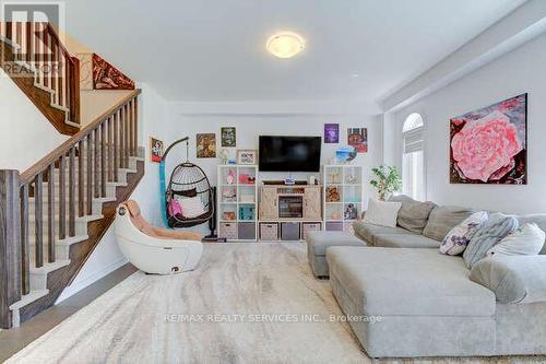 21 Mclaren Avenue, Brantford, ON - Indoor Photo Showing Living Room