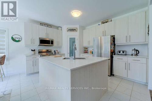 21 Mclaren Avenue, Brantford, ON - Indoor Photo Showing Kitchen With Upgraded Kitchen