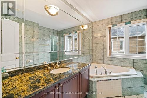 33 Katerina Avenue, Vaughan, ON - Indoor Photo Showing Bathroom