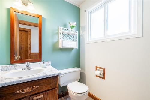 9 Vanderwood Court, Stoney Creek, ON - Indoor Photo Showing Bathroom