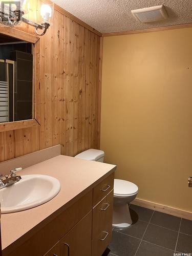 133 Dalhousie Crescent, Saskatoon, SK - Indoor Photo Showing Bathroom