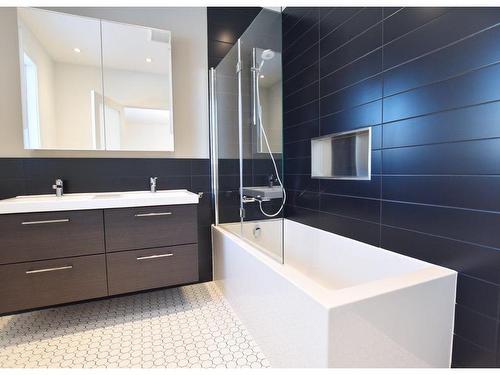 Salle de bains - 4334 Av. Mariette, Montréal (Côte-Des-Neiges/Notre-Dame-De-Grâce), QC - Indoor Photo Showing Bathroom