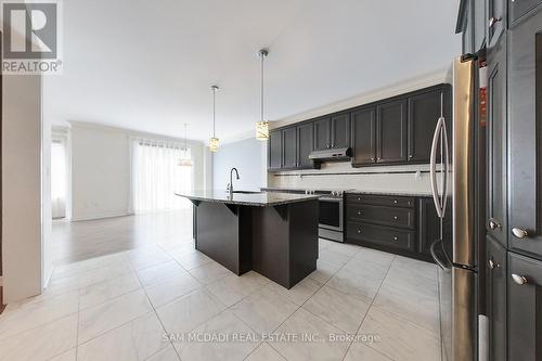 119 Beaveridge Avenue, Oakville, ON - Indoor Photo Showing Kitchen With Upgraded Kitchen