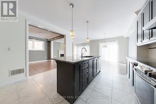 119 Beaveridge Avenue, Oakville, ON - Indoor Photo Showing Kitchen With Upgraded Kitchen
