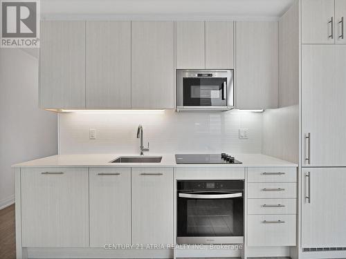 605 - 286 Main Street, Toronto, ON - Indoor Photo Showing Kitchen With Upgraded Kitchen