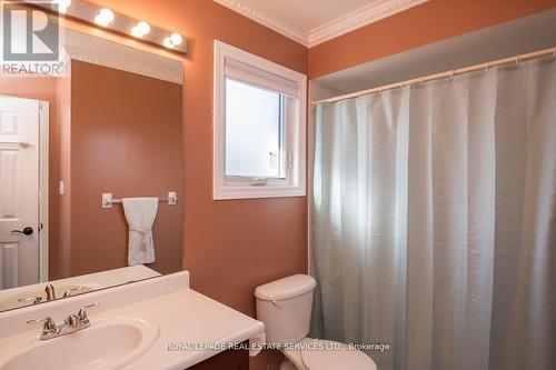 53 National Crescent, Brampton, ON - Indoor Photo Showing Bathroom