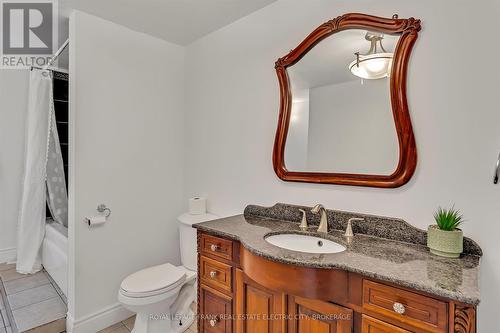 449 Rogers Street, Peterborough, ON - Indoor Photo Showing Bathroom