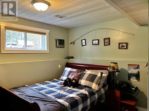 1482 Maple Crescent, Vanderhoof, BC - Indoor Photo Showing Bedroom