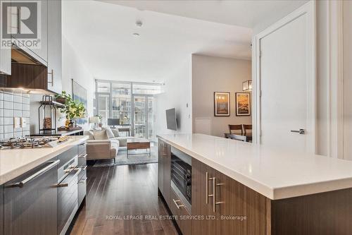910 - 29 Queens Quay E, Toronto, ON - Indoor Photo Showing Kitchen