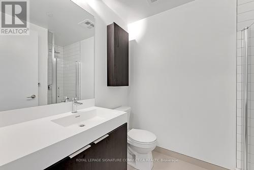 324 - 3100 Keele Street, Toronto, ON - Indoor Photo Showing Bathroom