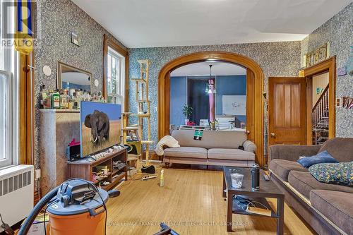 664 George Street N, Peterborough, ON - Indoor Photo Showing Living Room