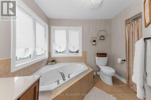 38 Sweetner Drive, Whitchurch-Stouffville, ON - Indoor Photo Showing Bathroom