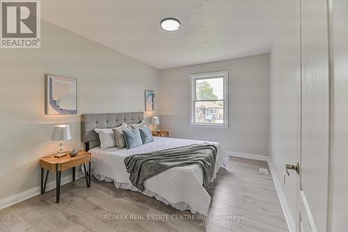 573 Exbury Crescent, Mississauga, ON - Indoor Photo Showing Bedroom