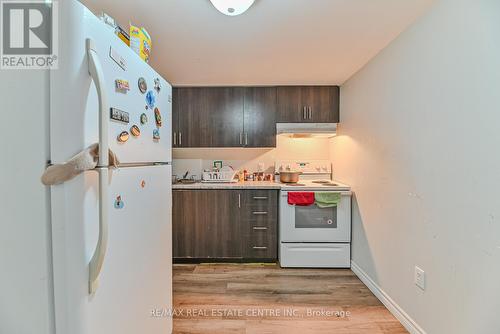 573 Exbury Crescent, Mississauga, ON - Indoor Photo Showing Kitchen