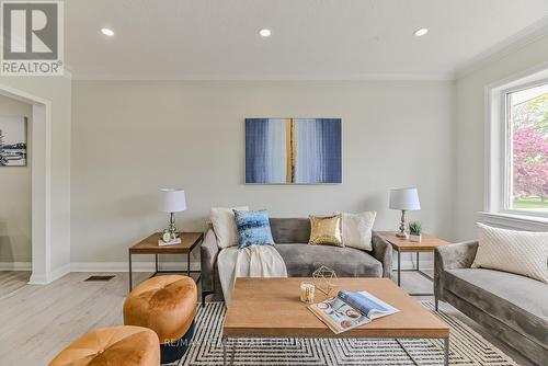 573 Exbury Crescent, Mississauga, ON - Indoor Photo Showing Living Room