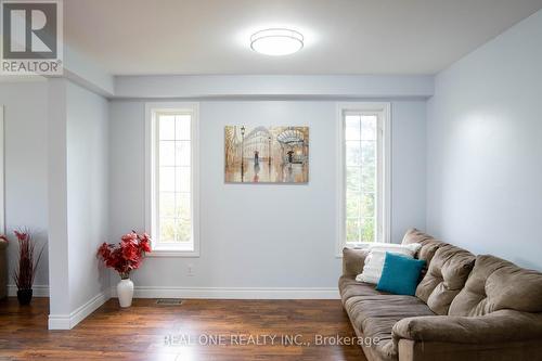 777 Grand Banks Drive, Waterloo, ON - Indoor Photo Showing Living Room