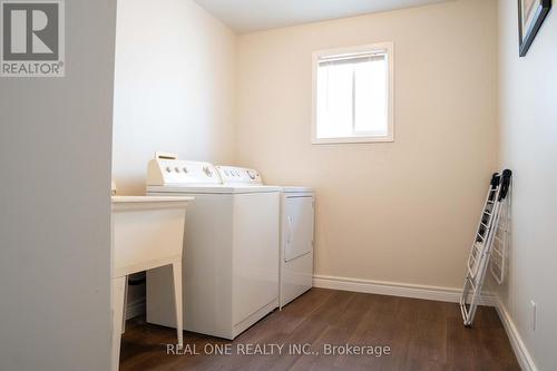 777 Grand Banks Drive, Waterloo, ON - Indoor Photo Showing Laundry Room