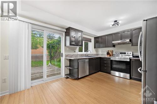 54 Bannock Crescent, Ottawa, ON - Indoor Photo Showing Kitchen