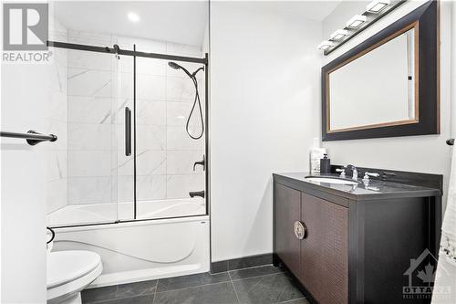 54 Bannock Crescent, Ottawa, ON - Indoor Photo Showing Bathroom